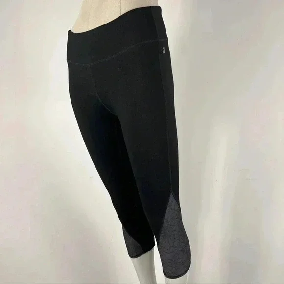 Fabletics cropped  pants - Picture 3 of 11